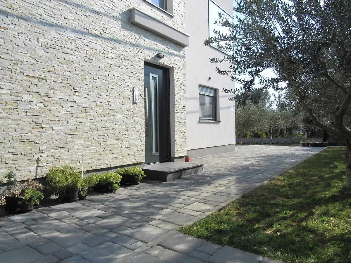 Olives Garden Apartment Trogir
