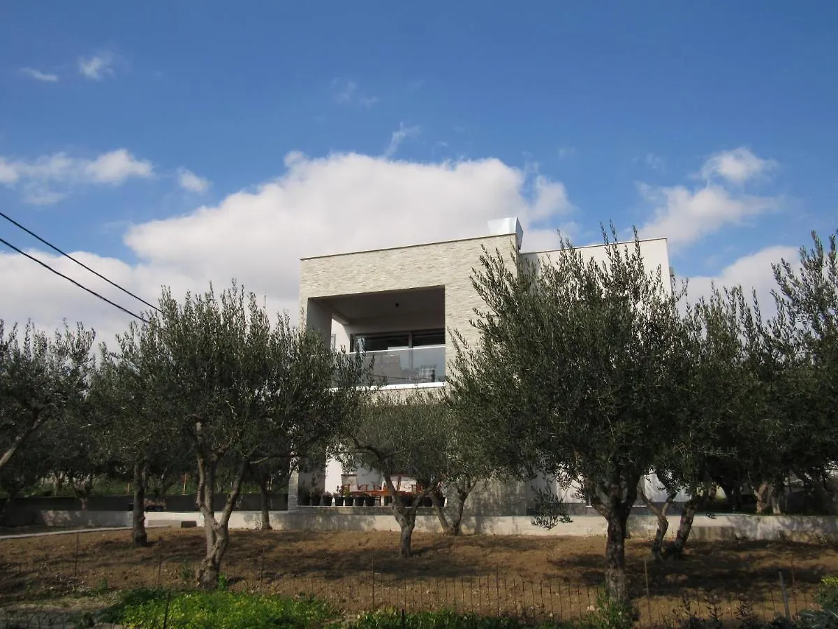 Olives Garden Apartment Trogir 0*,