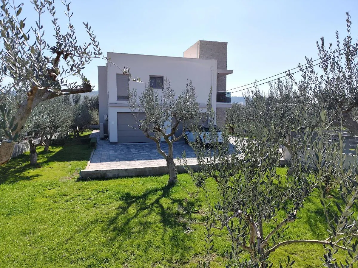 Olives Garden Apartment Trogir