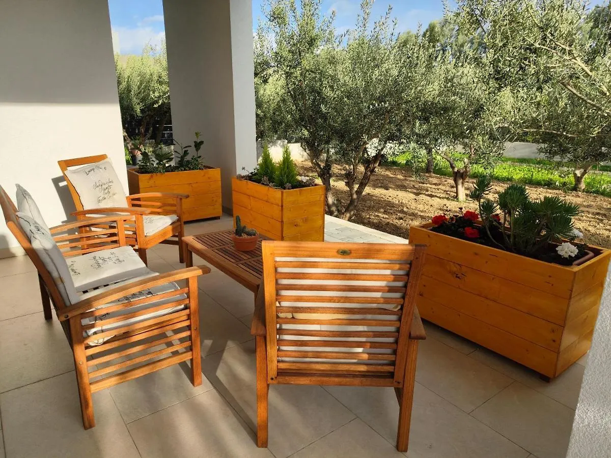 Olives Garden Apartment Trogir