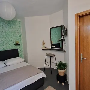 Apartment Nina, Kastel Stafilic